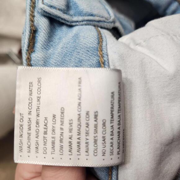 KanCan Women's Light Wash Skinny Jeans with Frayed Hem- 0/23 - Picture 9 of 9